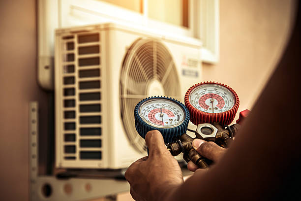 Professional Hvac technician working in Hood, CA